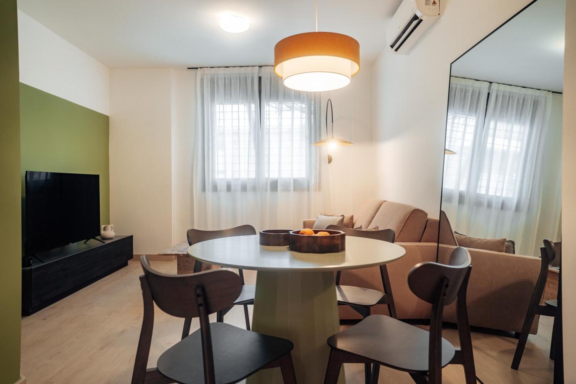 Los Olivos Apartments By Olala Homes Séville Extérieur photo