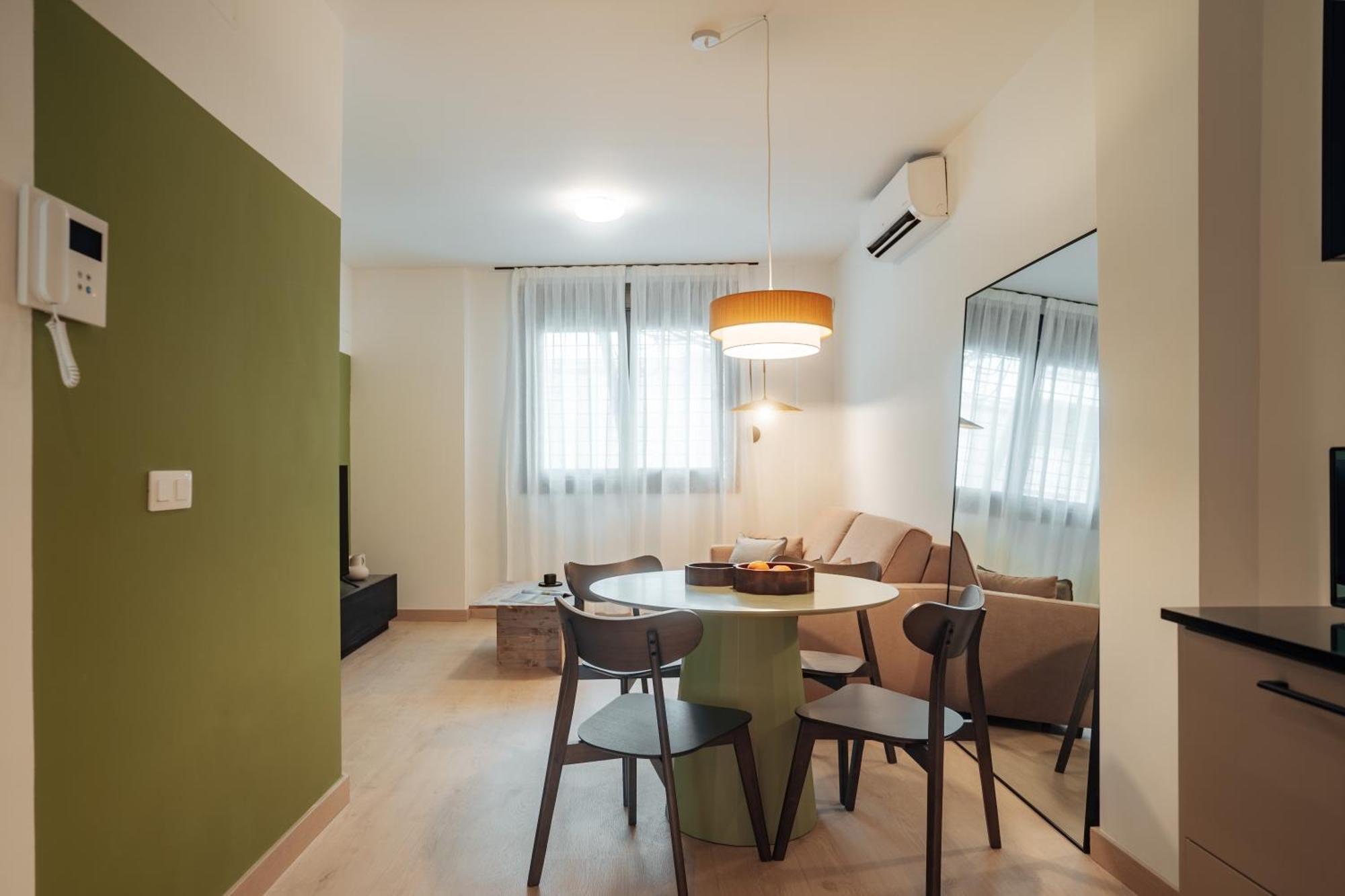 Los Olivos Apartments By Olala Homes Séville Extérieur photo